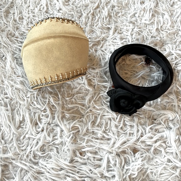 Accessories - Set of 2 vintage Juliet-Style hats